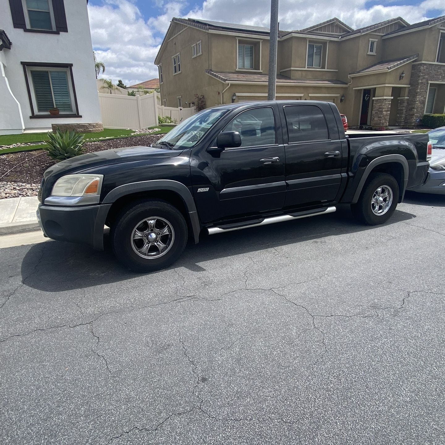 2006 Mitsubishi Raider