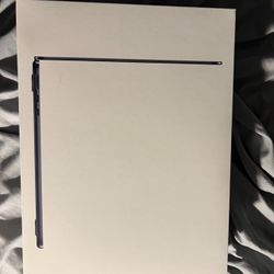 MACBOOK AIR M3 CHIP 2024 model