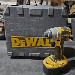 DEWALT DC825, 18V Impact Drill, 1/4-Inch, Battery, Charger, & Case