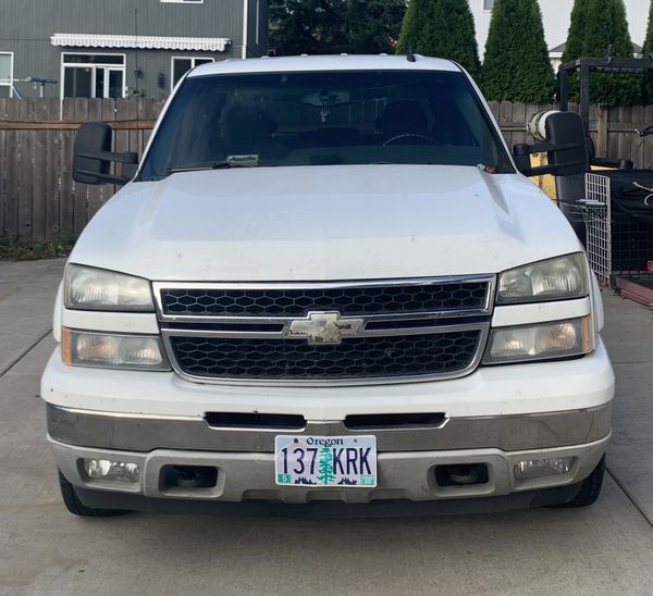 2006 Chevy Silverado 1500 HD 6.0liter V8 Crew Cab 5,495 for Sale in
