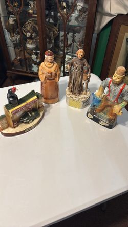 Vintage decanters 22 ea all 4   70.00