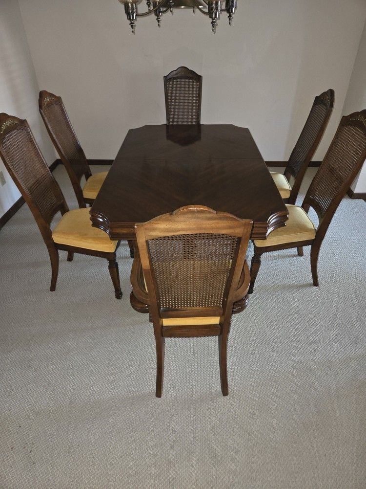 Vintage Dinning Table and Chairs