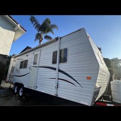 2008 Pioneer Spirit Travel Trailer 27ft 