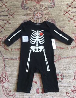Old Navy Baby Boy’s Skeleton Romper / Sleep and Play, Size 0-3 Months