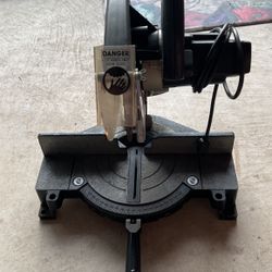 Black and Decker Power Miter Saw