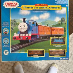 Thomas & Friends Deluxe Thomas With Annie &  Caravel Electrical Trainer In Box