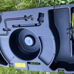 Toyota Matrix 2005 Trunk Deck Floor Spare Tire Cover Box and Jack
