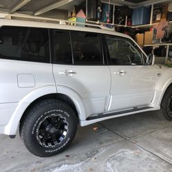 2003 Mitsubishi Montero