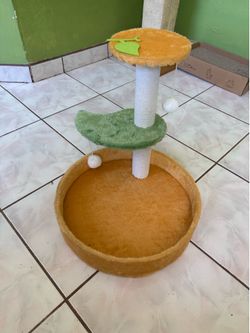 Cute orange cat scratcher 17.5”Tall