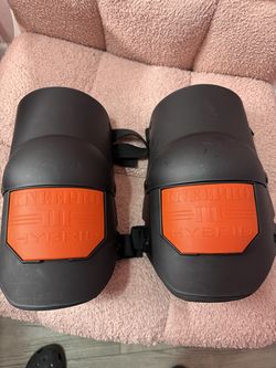 Knee pads