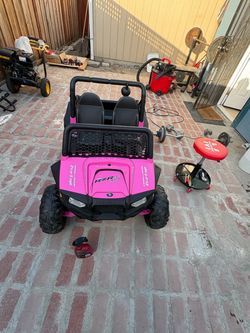 Jeep razor light pink black interior