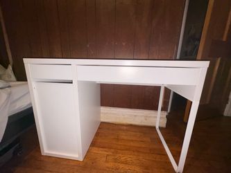 IKEA Micke White Desk