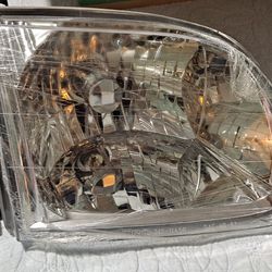 Toyota Tundra Headlight Assembly