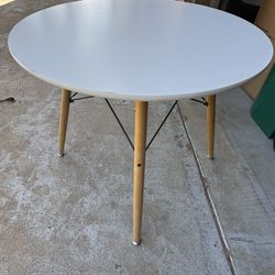 Round White Table