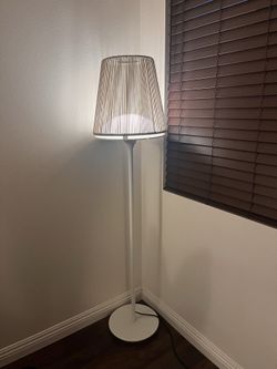 Floor lamp