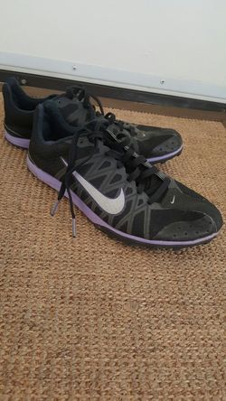 women Nike shoes size 9.5