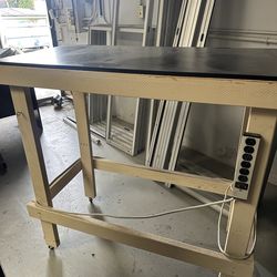 Custom stand up desk on wheels
