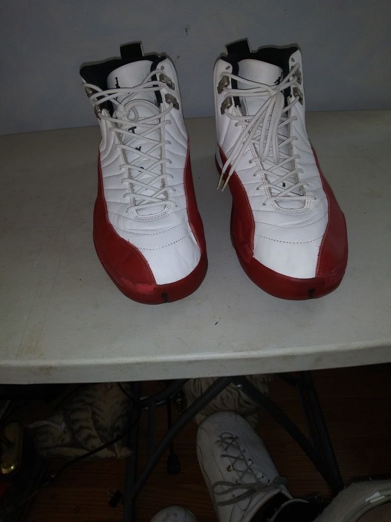 Nike Jordan 12 cherry red Og's size 13