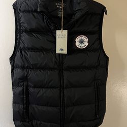 The Normal Brand Men’s Puffer Vest - Size Small - Black