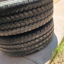 2 Llantas Usadas  LT 275/70 R18  Bridgestone Dueler