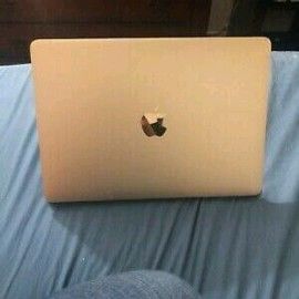 Apple laptop mecbook pro 13 inch