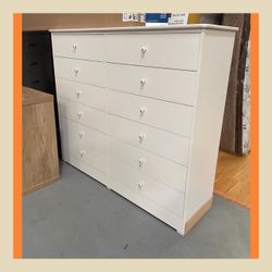 12 drawers dresser / Twelve drawers dresser / Cajonera / Comoda