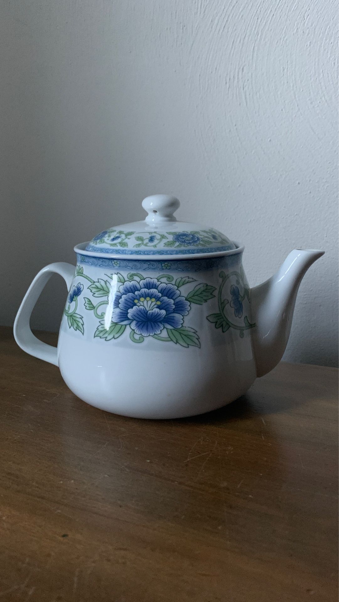 4 Cup Microwave Safe Ceramic tea pot