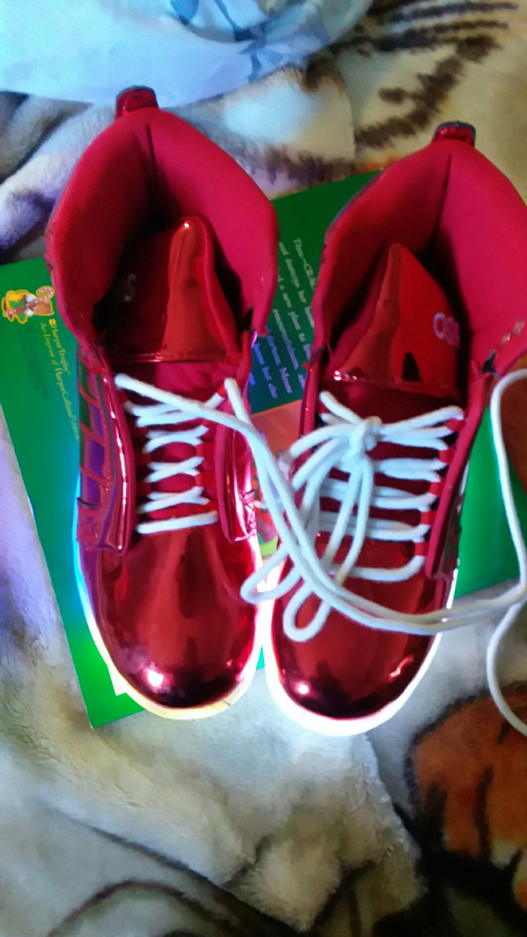 Free light up red shoes