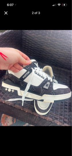 Size 9 Louis Vuitton sneakers