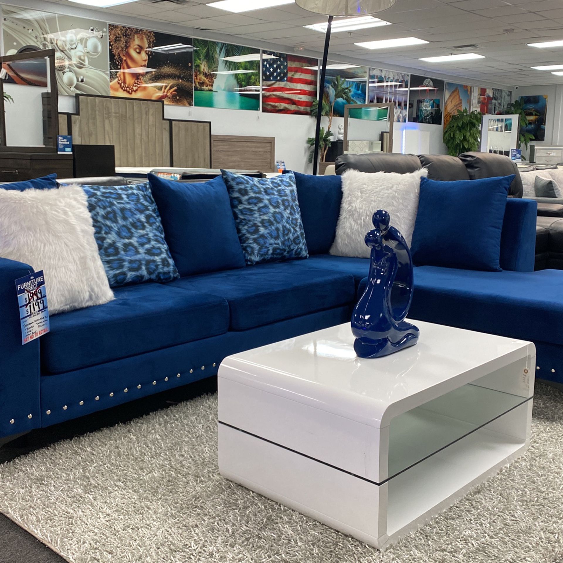 Modern Sectional Available In Black And Grey! Comes With All Pillows!
