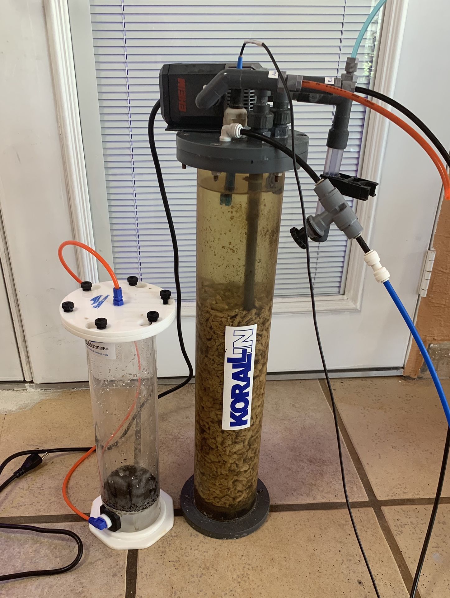 Korallin Calcium Reactor with Eheim Pump with extras