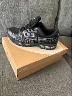 ASICS black size 11
