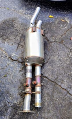 Exhaust pipe part