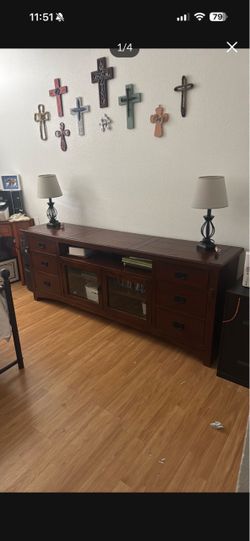 Entertainment center
