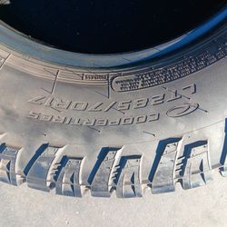 2 Llantas 285 70 R17 Cooper Discoverer 