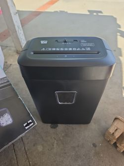 Pen+ gear 12 sheet cross-cut shredder