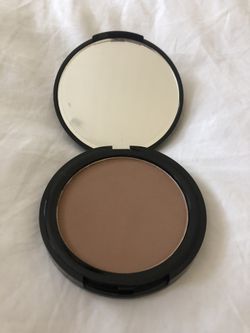 Make up/bronzer/face wash/eyeshadow primer