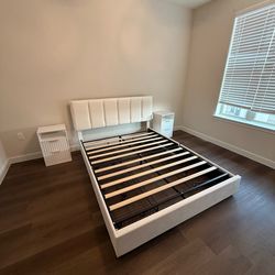 Queen bed (has 4 drawers for storage)