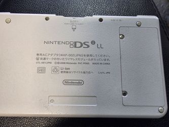 Nintendo DSi LL Handheld Console (Japanese)