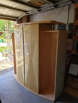 Entertainment center
