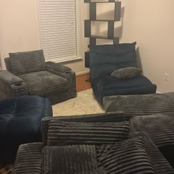 Love Seats 