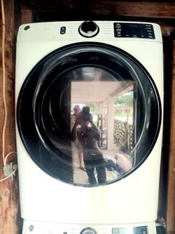 GE Frontloading Washer & Dryer Set