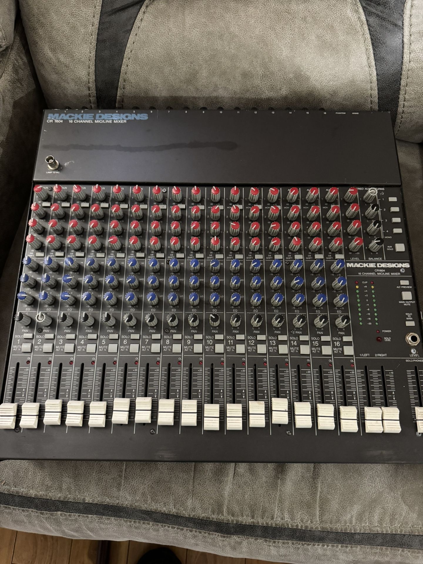 Mackie CR1604 16-Channel Mic/Line Mixer