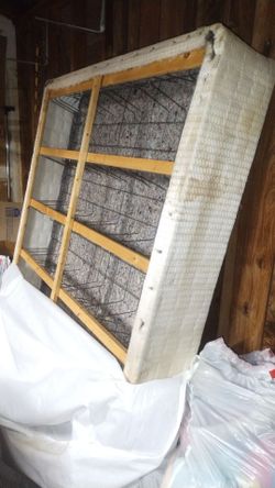 Full size box spring mattress