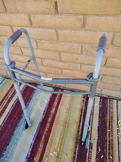 Guardian 2‑Wheel Folding Walker – Like New – Height Adjustable – Premium