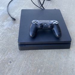 PlayStation 4 With 1 Control