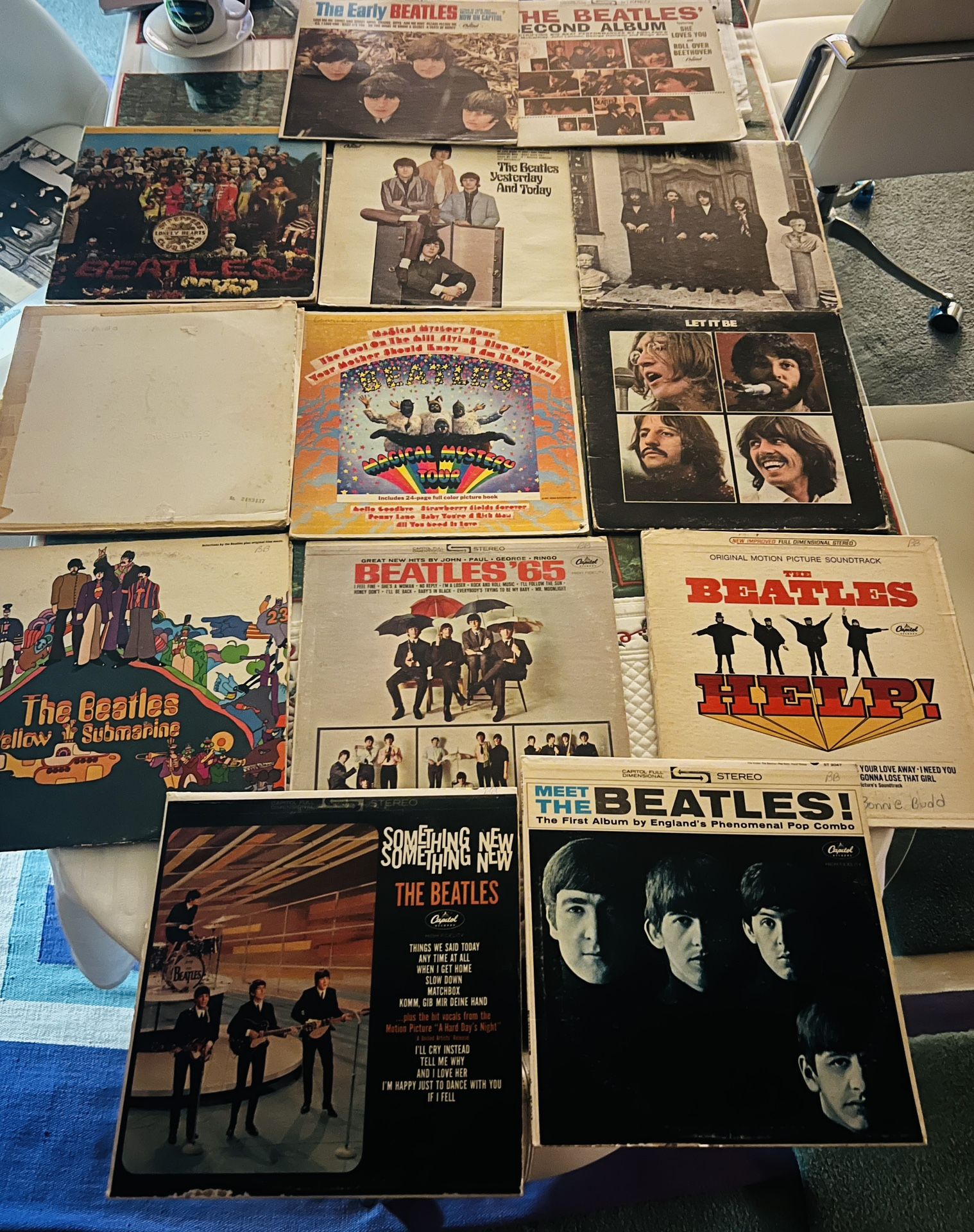 LOT 13 LPs The Beatles