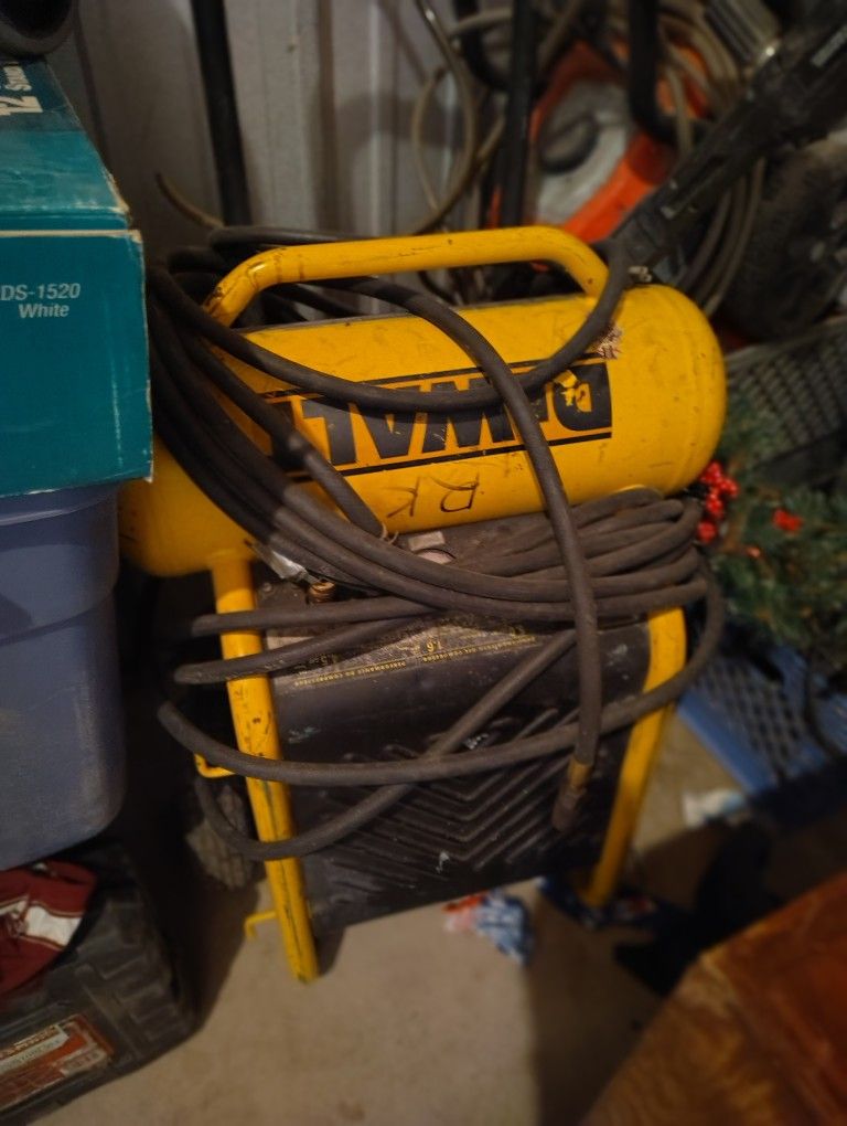 DeWalt Compressor 