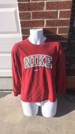 Men’s size MEDIUM red grey and white older style Nike long sleeve shirt