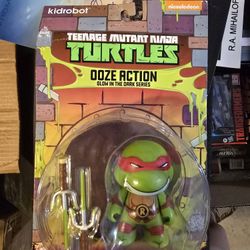 TMNT Ooze Action Glow In The Dark Series Raphael